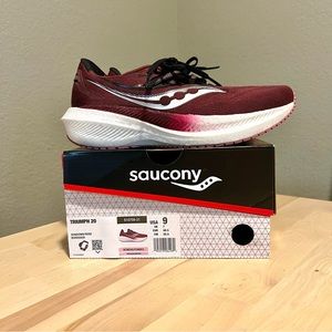 WOMEN’S SAUCONY TRIUMPH 20